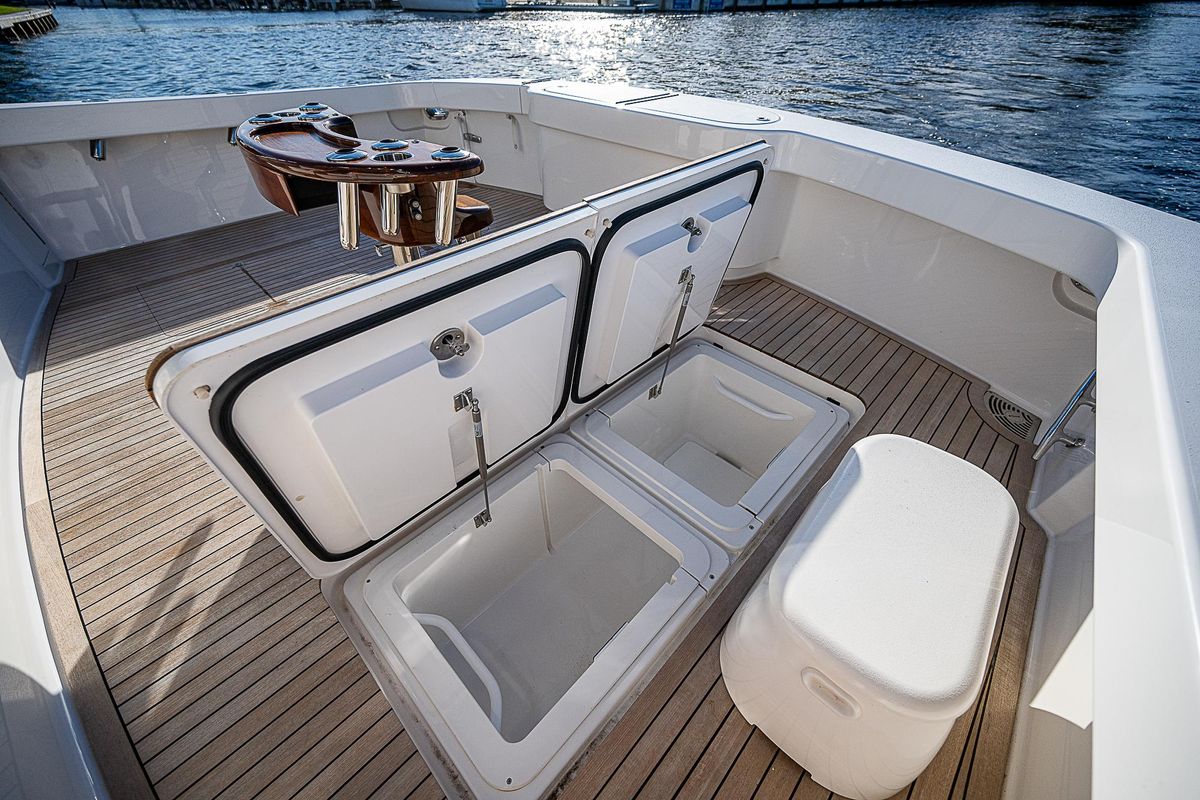 2023 Viking 54 