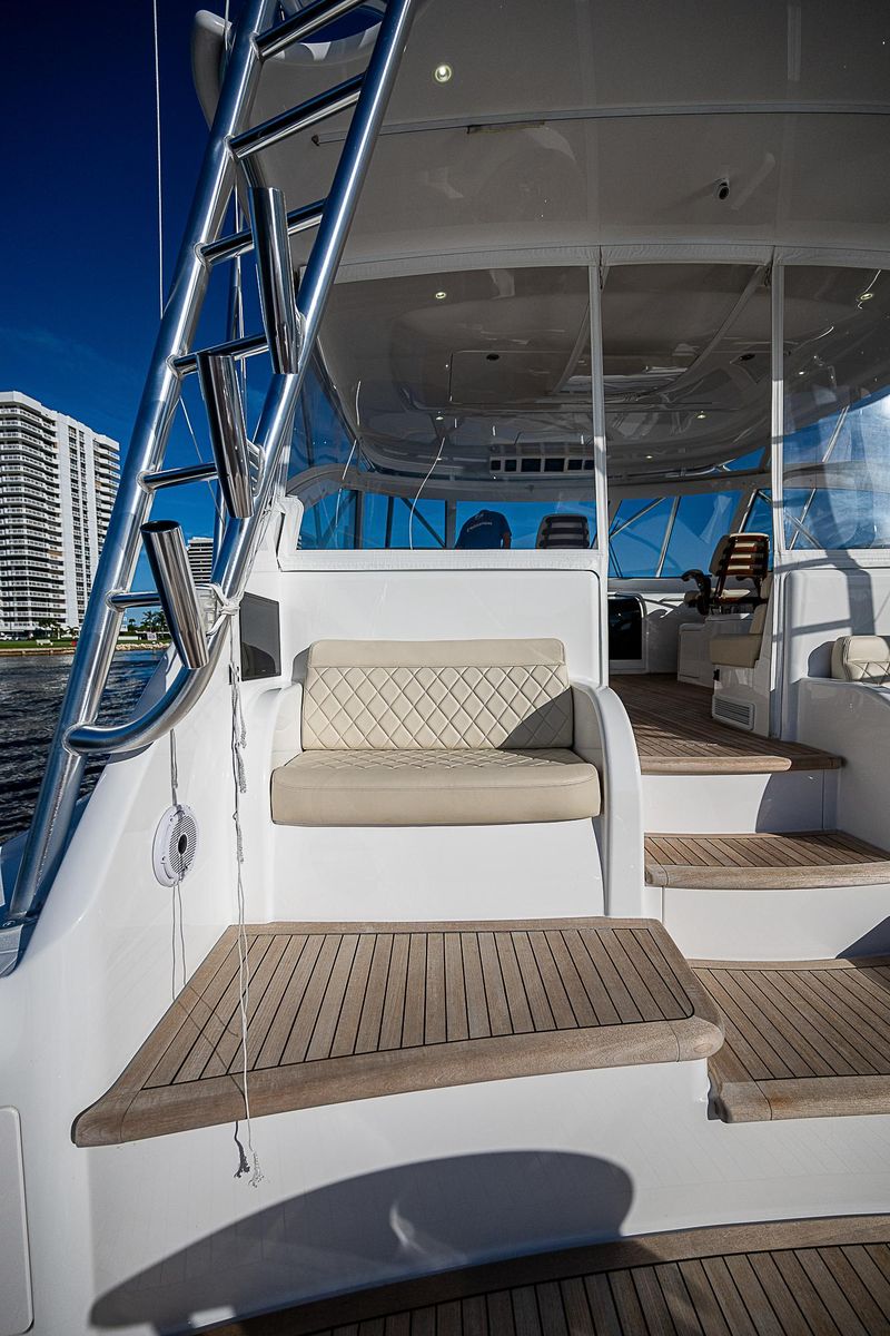 2023 Viking 54 