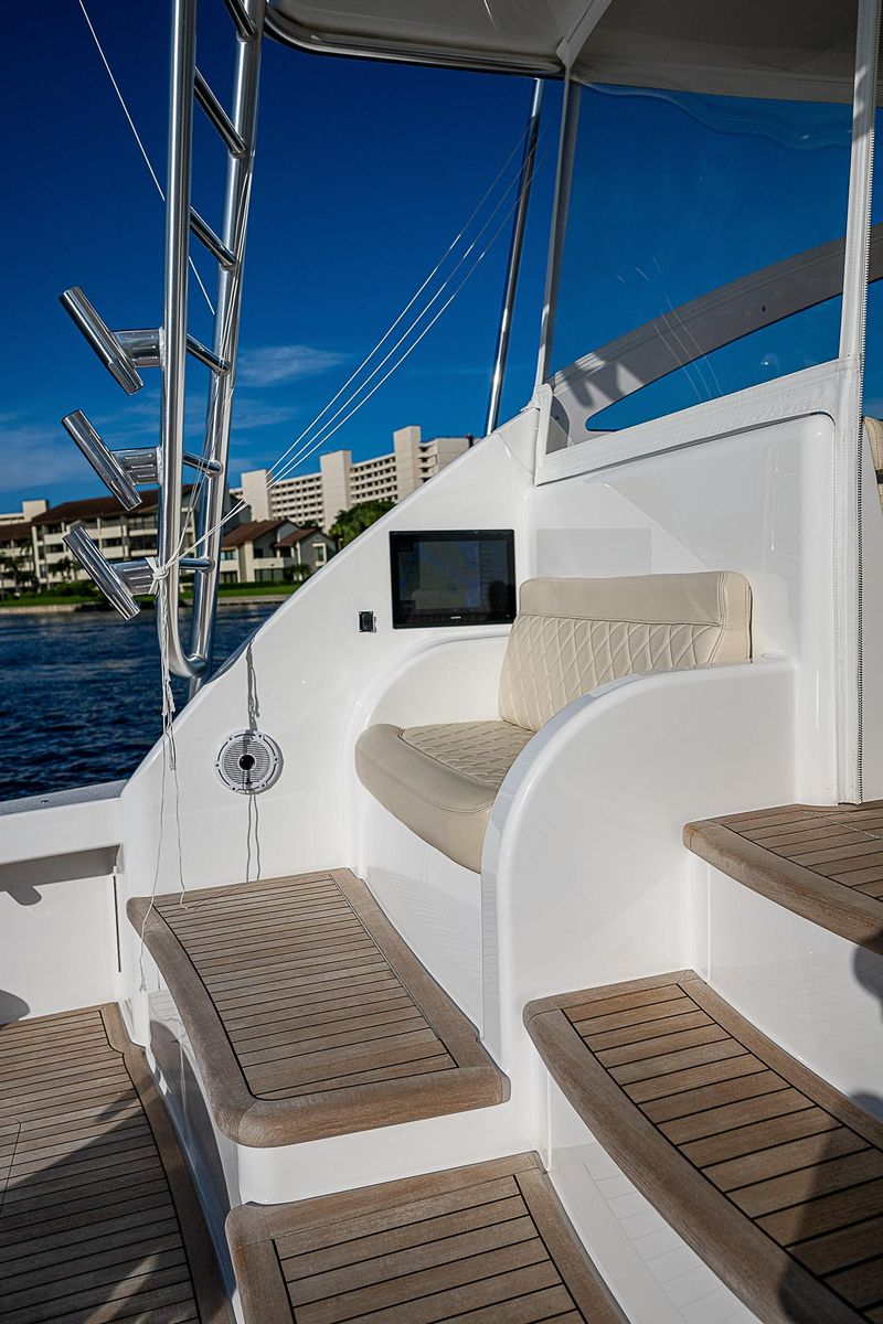 2023 Viking 54 