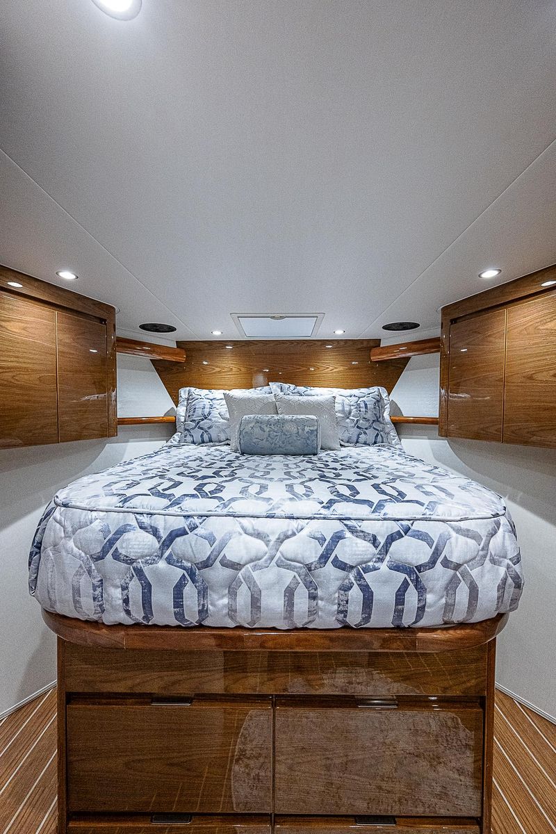 2023 Viking 54 