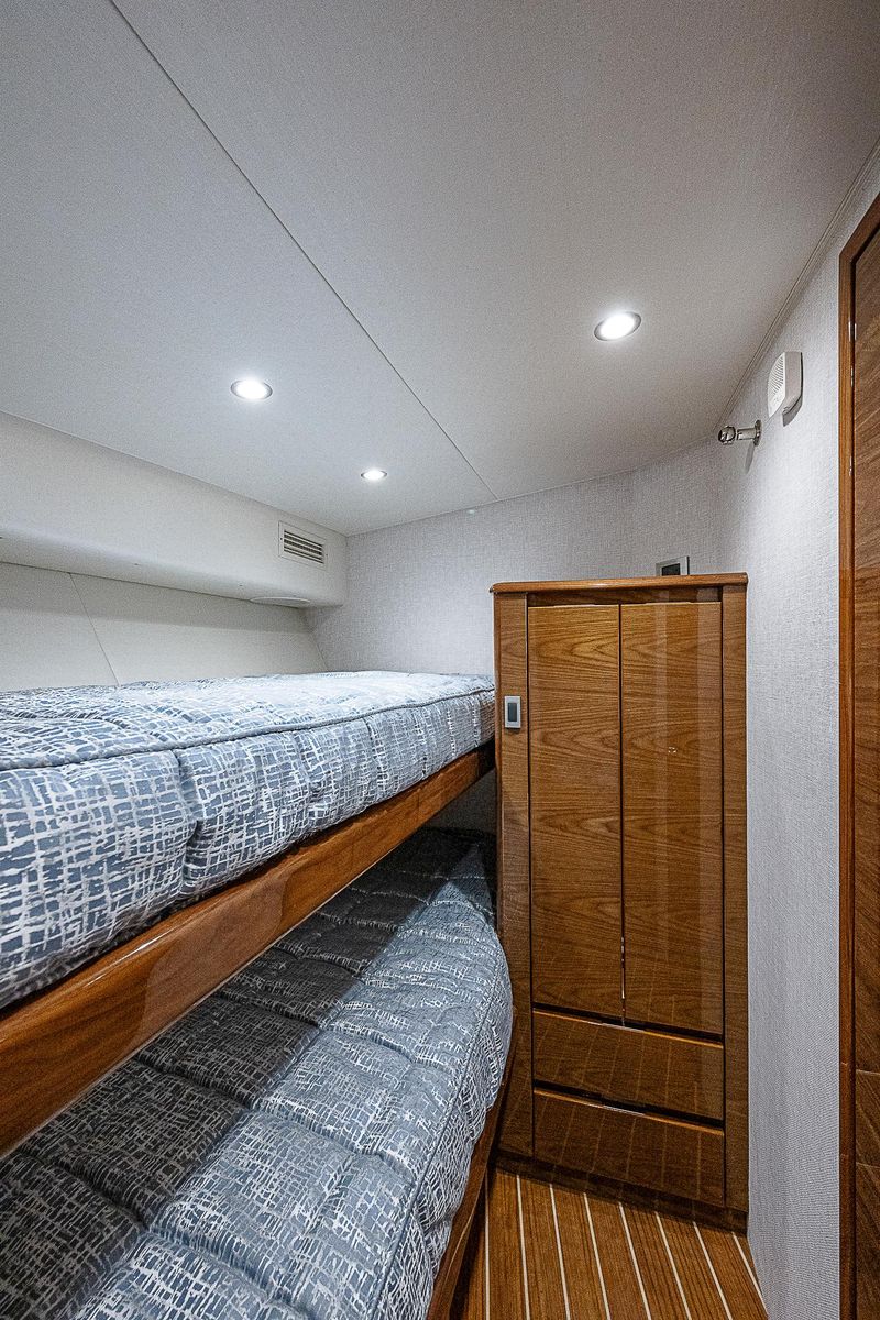 2023 Viking 54 