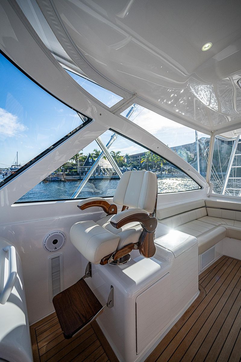 2023 Viking 54 