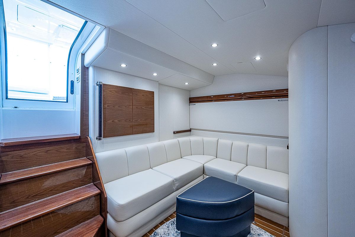 2023 Viking 54 