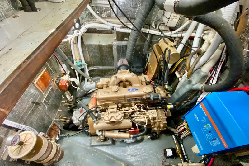 Wonder Yacht Photos Pics Engine room of a 1980 Wellington 44 with Ford engine.