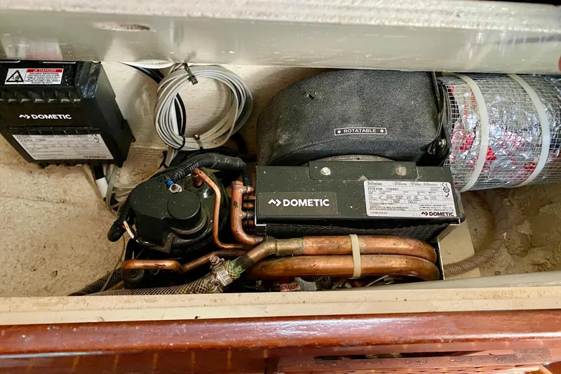 Wonder Yacht Photos Pics Dometic air conditioning unit in a 1980 Wellington 44 boat.