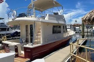 Hellion Yacht Photos Pics Stbd side quarter view