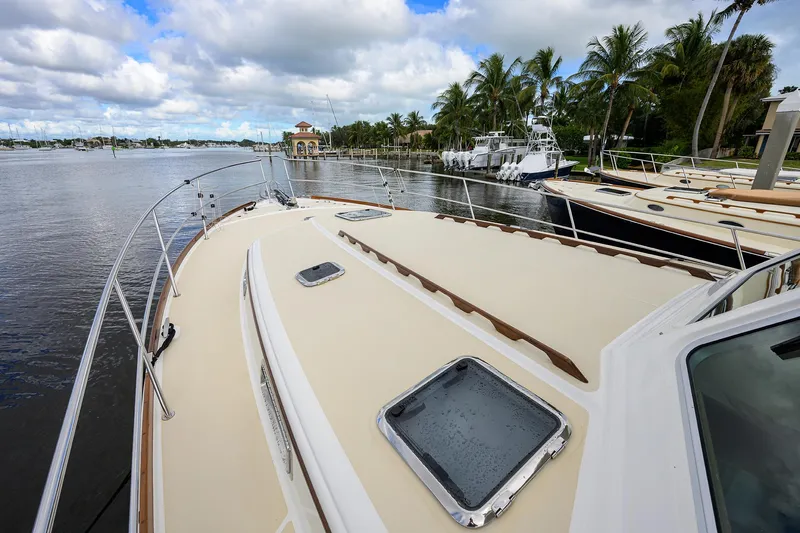 Bella Yacht Photos Pics 