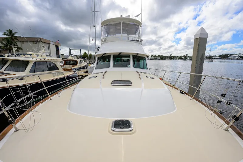 Bella Yacht Photos Pics 