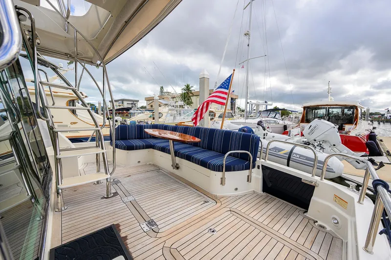 Bella Yacht Photos Pics 