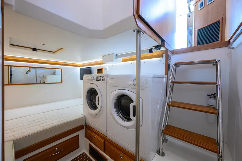 Bella Yacht Photos Pics 