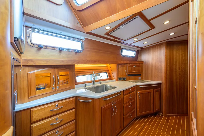 Bella Yacht Photos Pics 