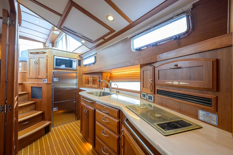 Bella Yacht Photos Pics 