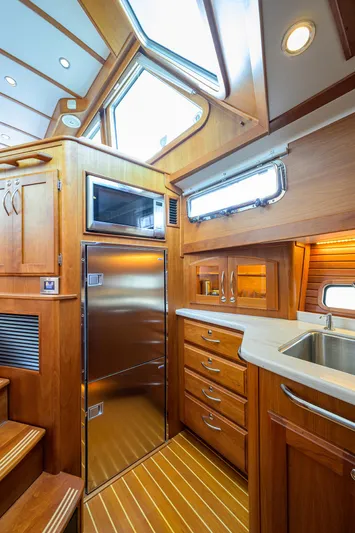 Bella Yacht Photos Pics 