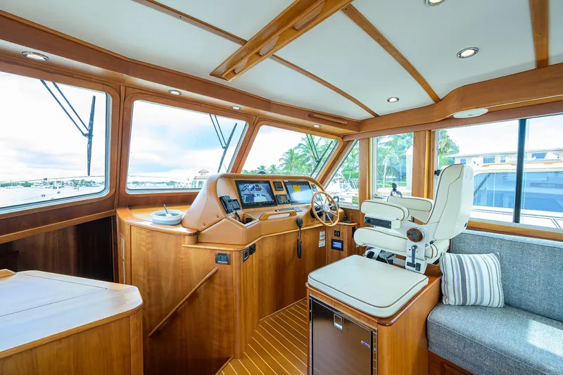 Bella Yacht Photos Pics 