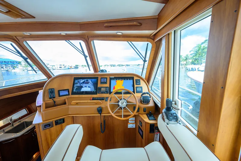 Bella Yacht Photos Pics 