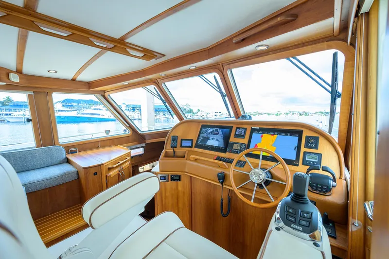 Bella Yacht Photos Pics 