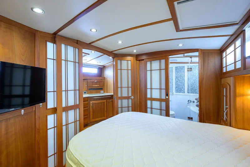 Bella Yacht Photos Pics 