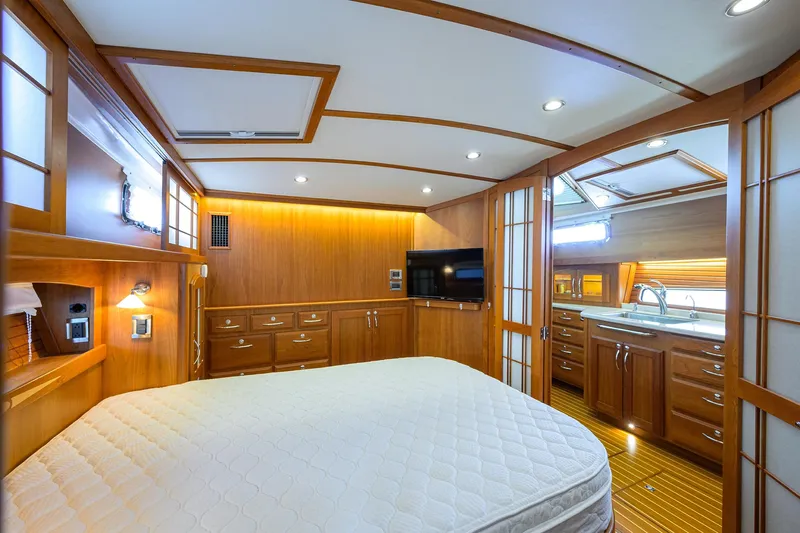 Bella Yacht Photos Pics 