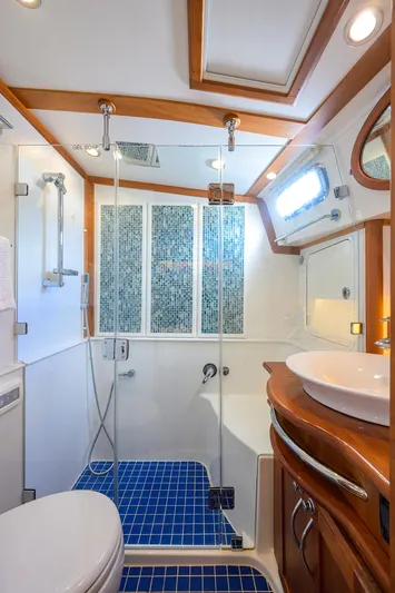 Bella Yacht Photos Pics 