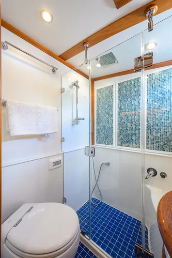 Bella Yacht Photos Pics 