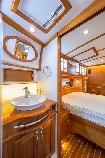 Bella Yacht Photos Pics 