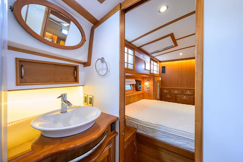 Bella Yacht Photos Pics 