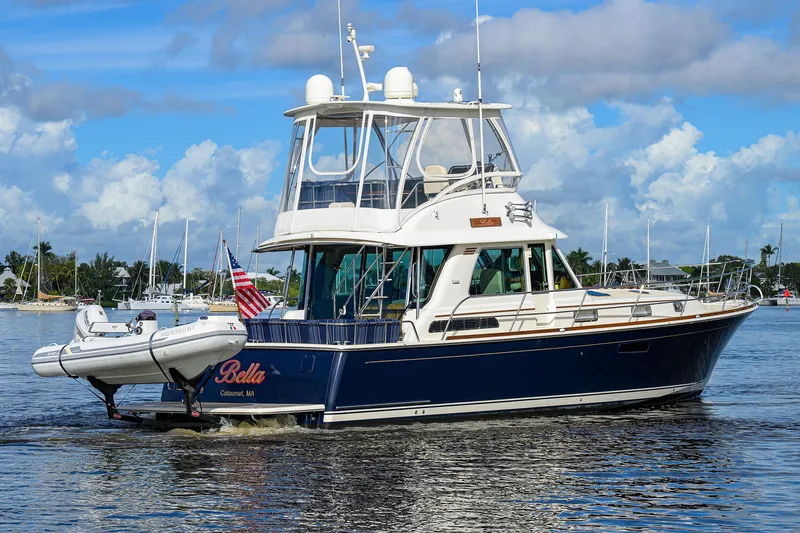 Bella Yacht Photos Pics 