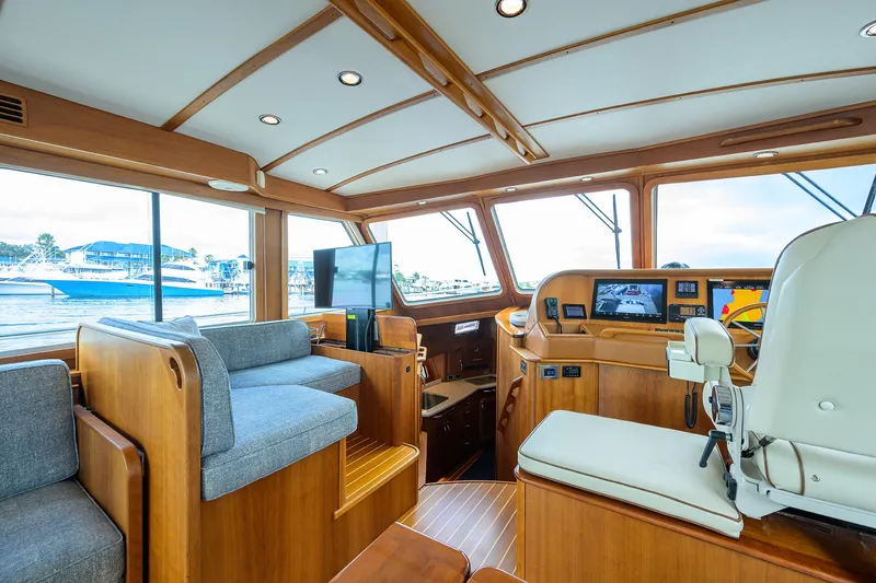 Bella Yacht Photos Pics 