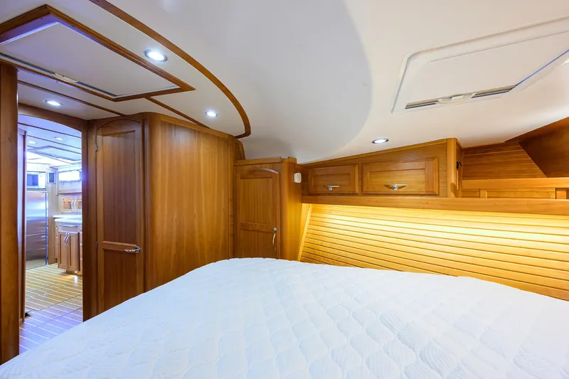 Bella Yacht Photos Pics 