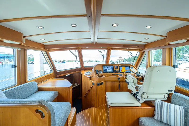 Bella Yacht Photos Pics 