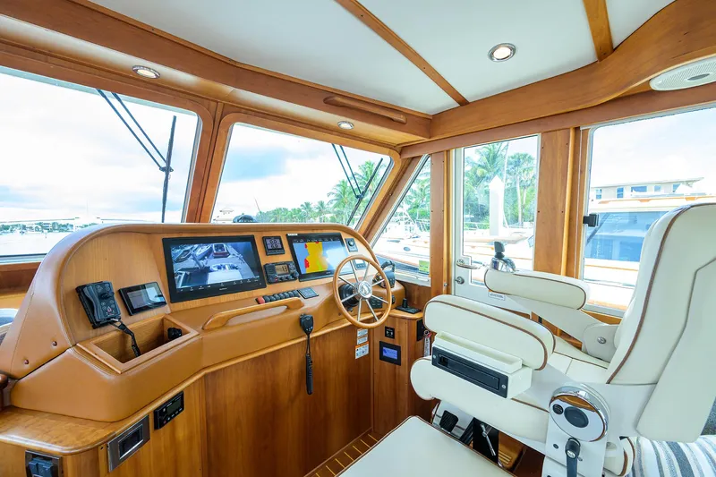 Bella Yacht Photos Pics 