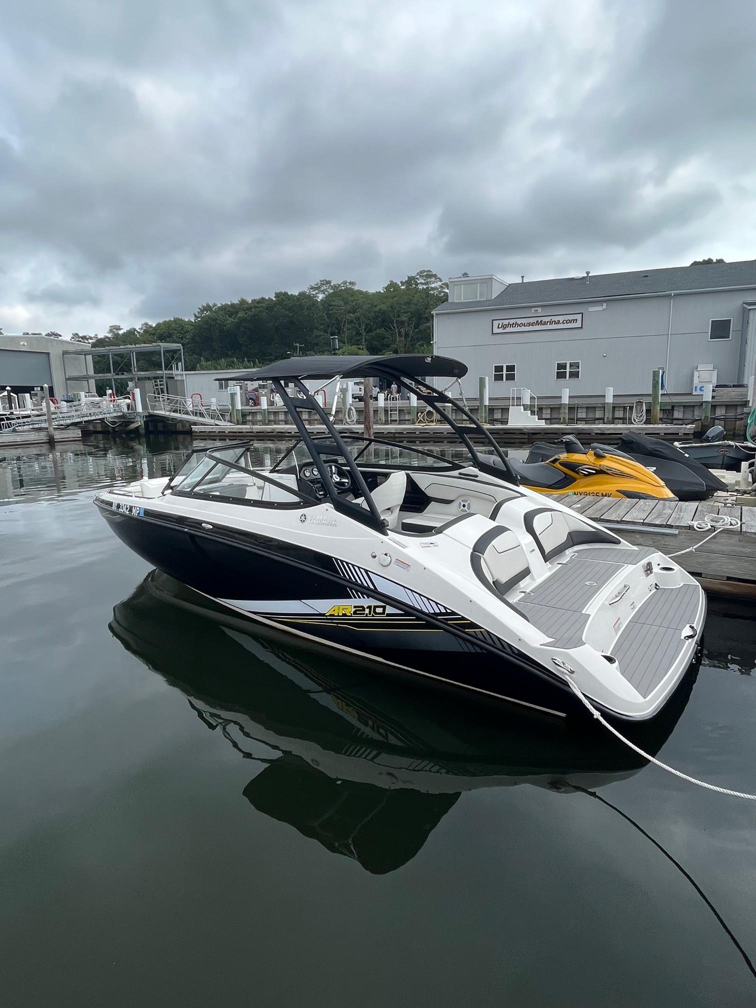 2019 Yamaha Boats AR210