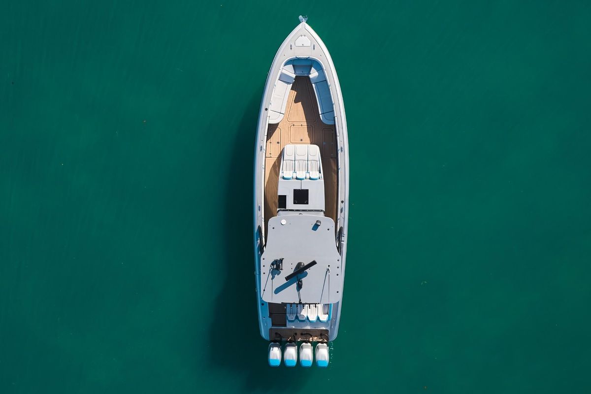 2017 Midnight Express 43 