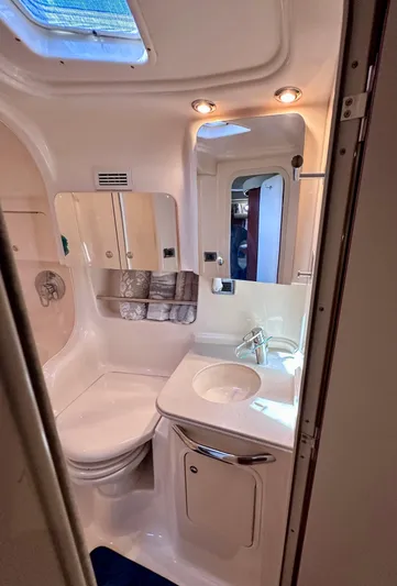 Be Knotty Yacht Photos Pics 