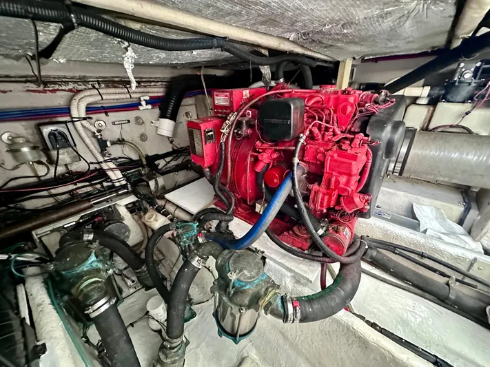 Be Knotty Yacht Photos Pics 