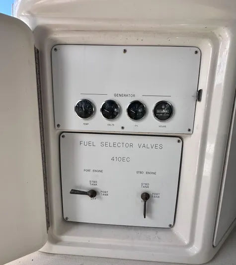 Be Knotty Yacht Photos Pics 