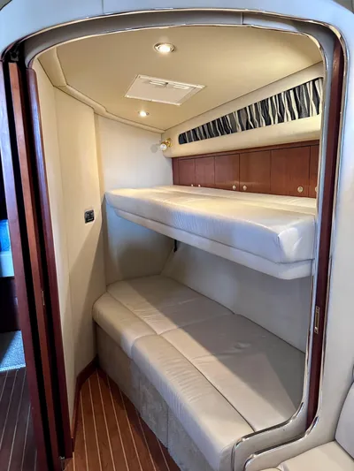 Be Knotty Yacht Photos Pics 