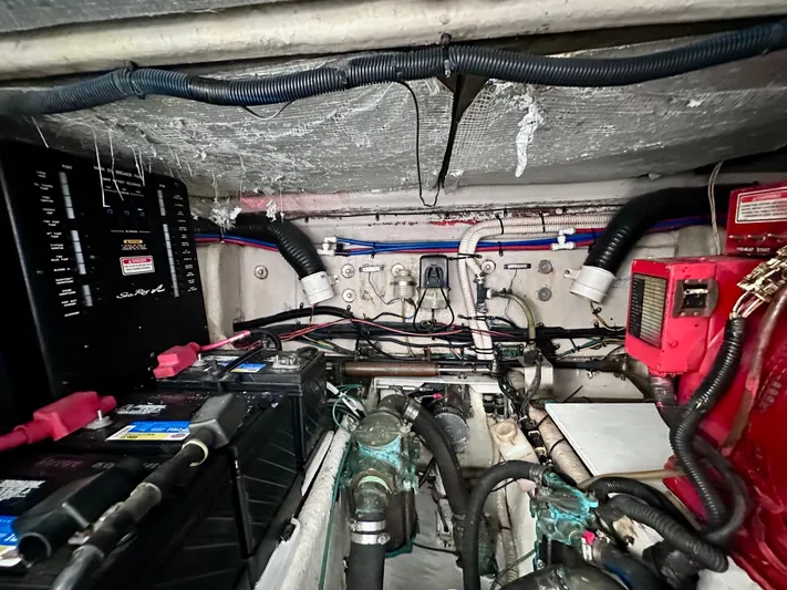 Be Knotty Yacht Photos Pics 