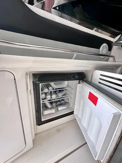 Be Knotty Yacht Photos Pics 