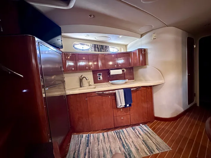 Be Knotty Yacht Photos Pics 