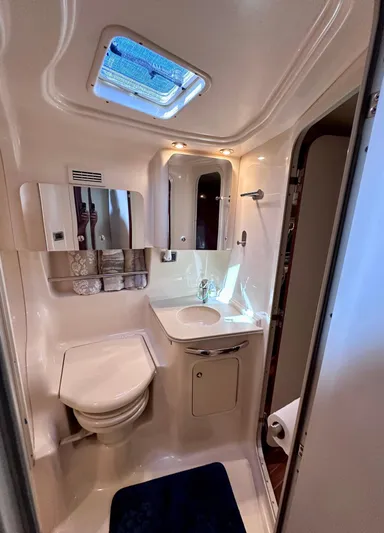 Be Knotty Yacht Photos Pics 