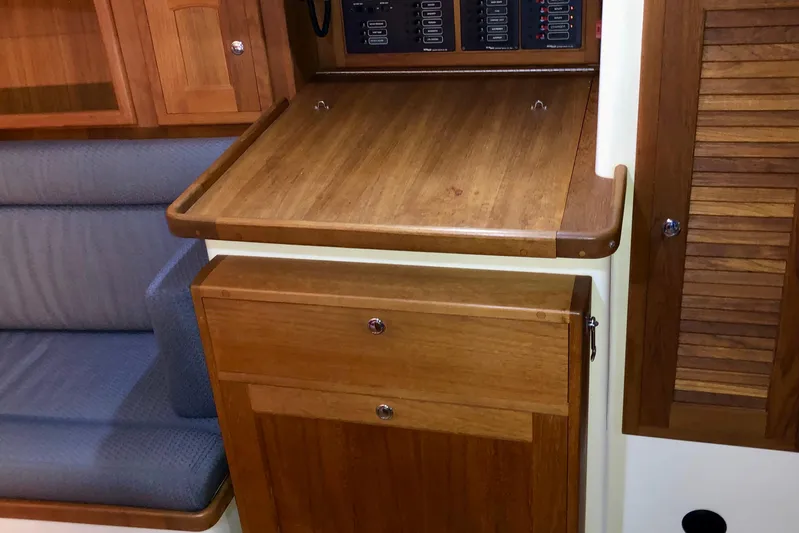 Murphy Yacht Photos Pics Nav station/Refer box