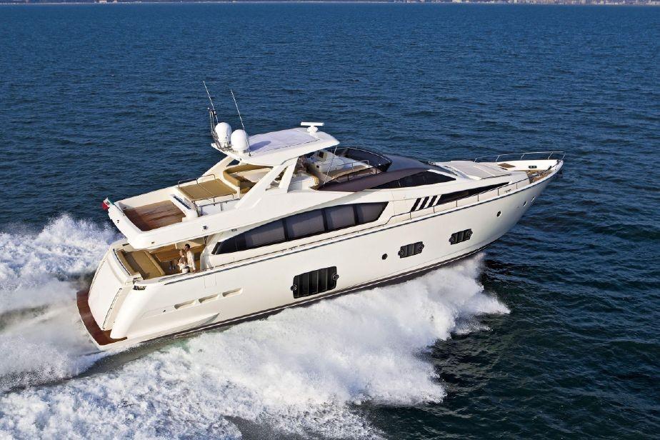 2014 Ferretti Yachts 800
