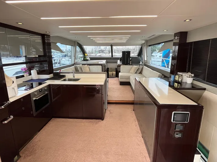  Yacht Photos Pics Sunseeker Manhattan 66