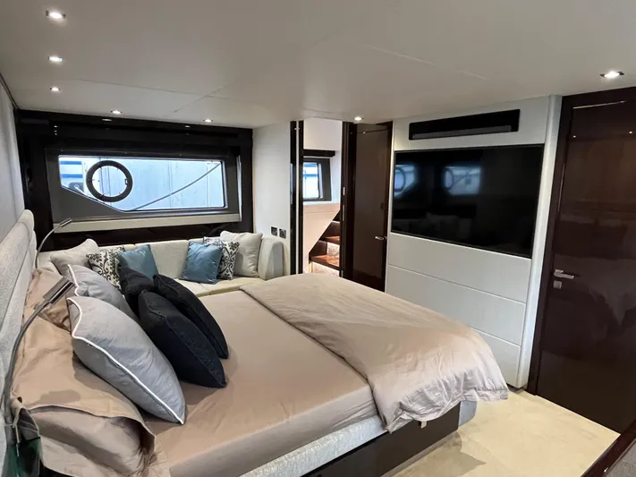  Yacht Photos Pics Sunseeker Manhattan 66