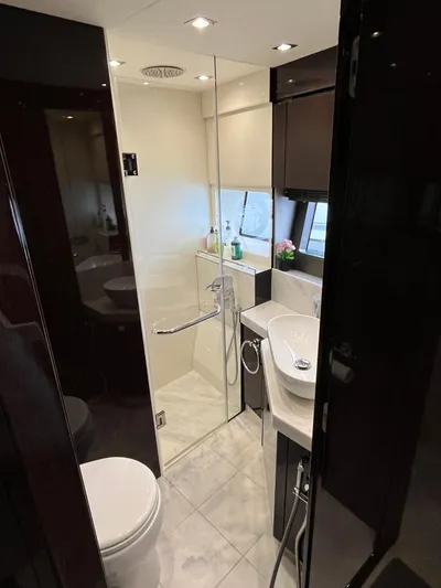  Yacht Photos Pics Sunseeker Manhattan 66