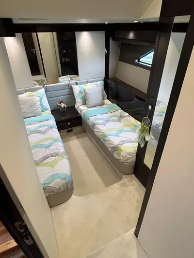  Yacht Photos Pics Sunseeker Manhattan 66