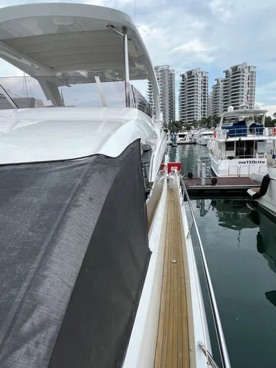  Yacht Photos Pics Sunseeker Manhattan 66