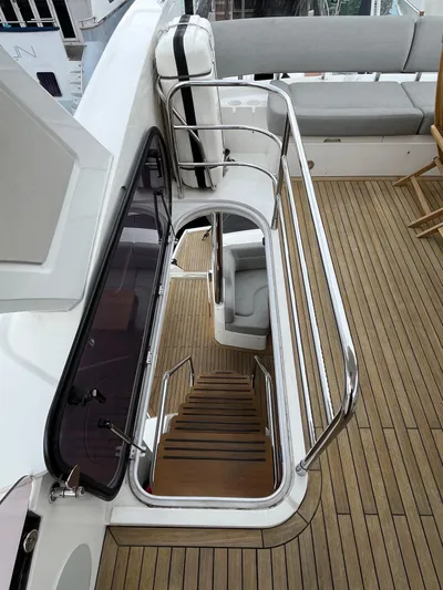  Yacht Photos Pics Sunseeker Manhattan 66