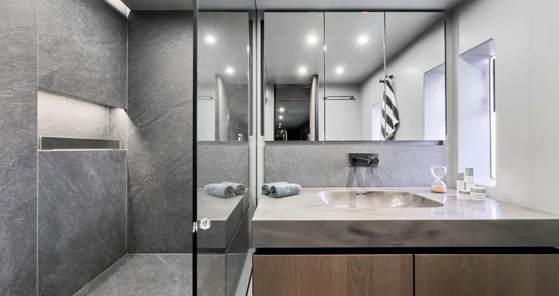 Petbond Yacht Photos Pics 